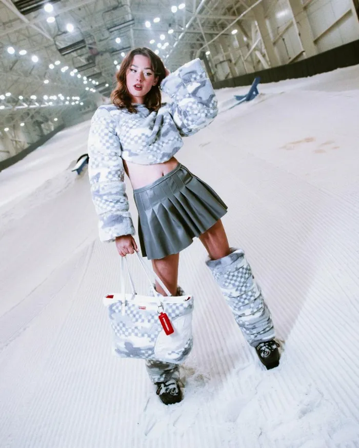 3AM PLUSH SWISS ALPS TOTE Bags SPRAYGROUND
