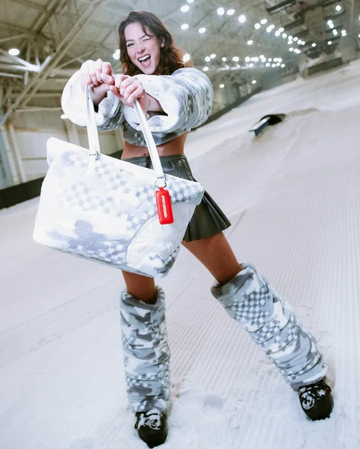 3AM PLUSH SWISS ALPS TOTE Bags SPRAYGROUND