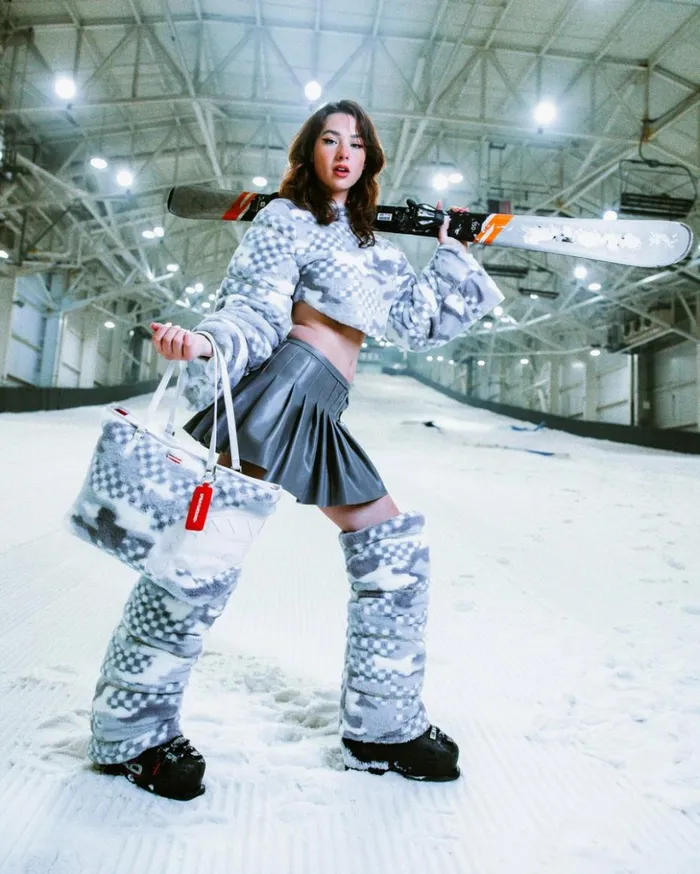 3AM PLUSH SWISS ALPS TOTE Bags SPRAYGROUND