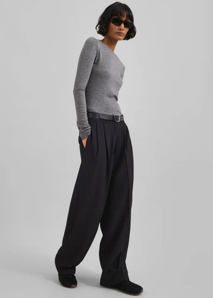 Clothing Women The Frankie Shop Dina Pleated Trousers 8211 Black