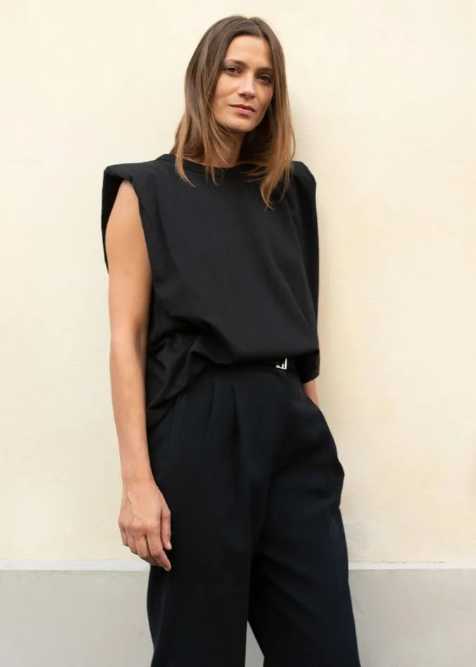 Clothing Women The Frankie Shop Eva Padded Shoulder Muscle TShirt 8211 Black