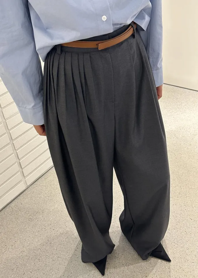 Clothing Women The Frankie Shop Nyla Pleated Pants 8211 Charcoal