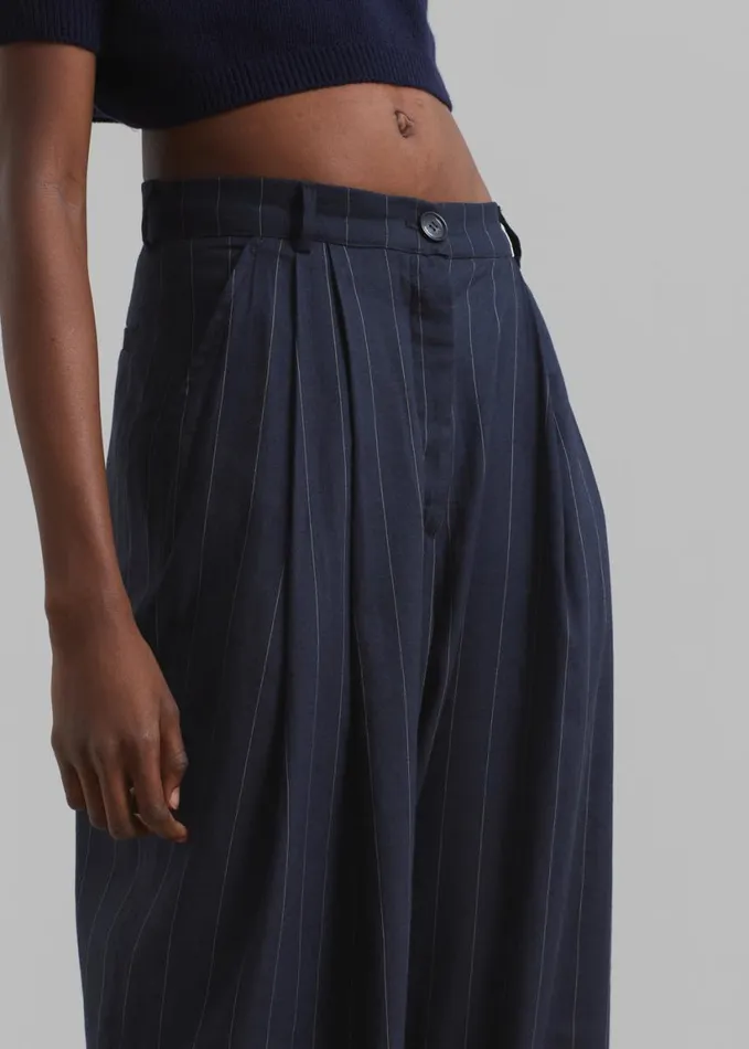 Clothing Women The Frankie Shop Piper Pleated Trousers 8211 NavyBeige Pinstripe