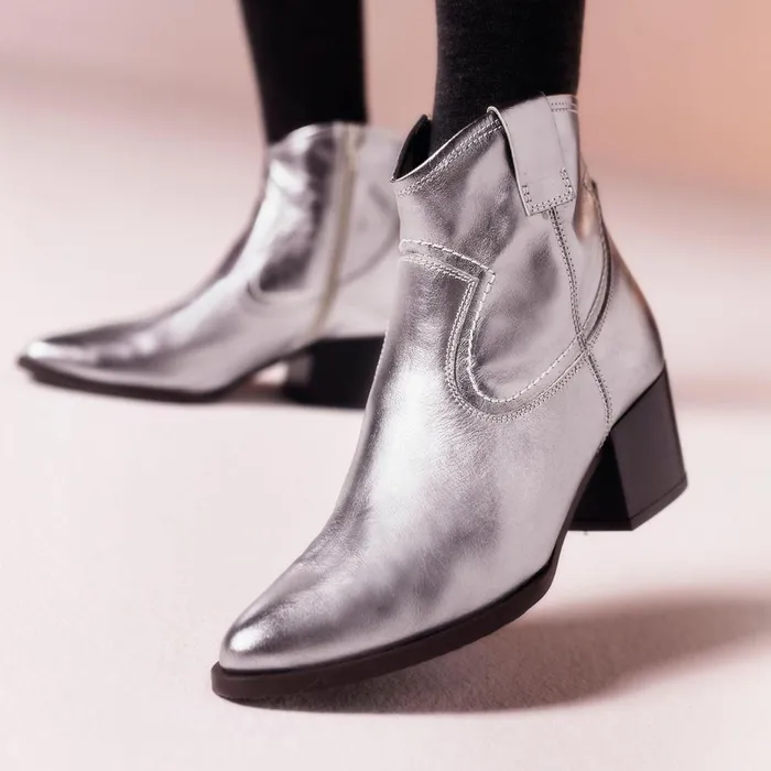 Elder Rae Silver Leather Women Clarks Boots and Booties
