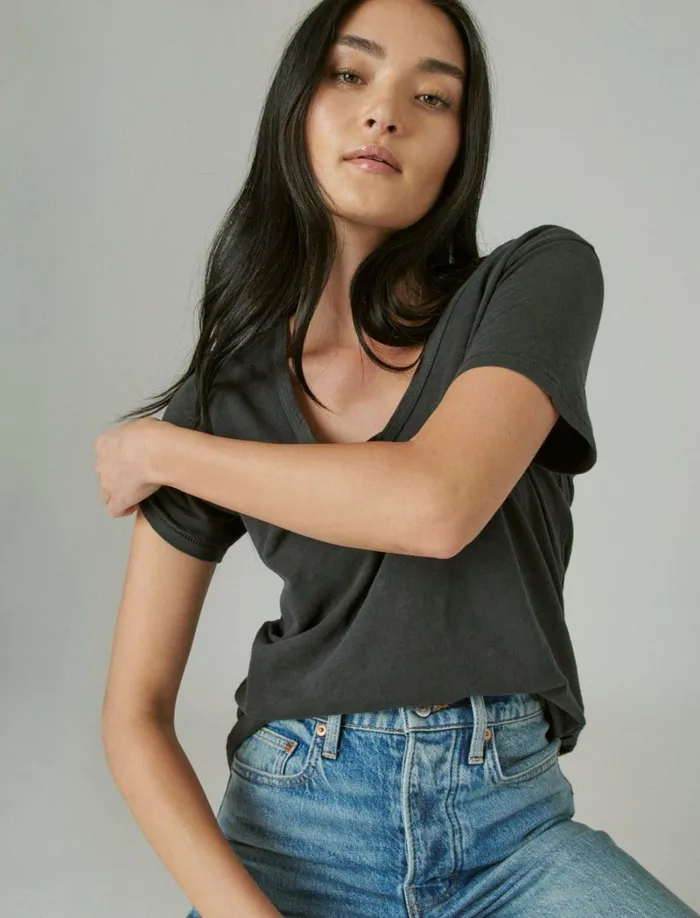 Lucky Brand Graphic Tees Women Classic VNeck Jet Black