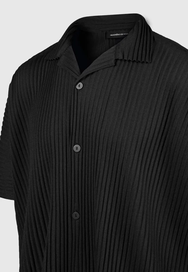 Men Manire De Voir Pleated Shirt Black