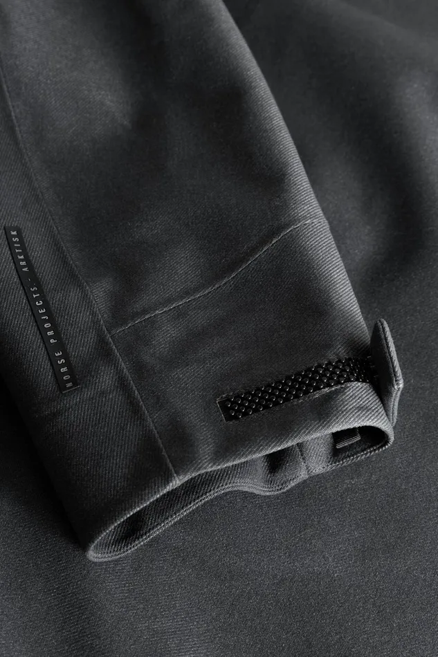 Men Textured Twill GoreTex 3L Stand Collar Jacket Charcoal Grey Norse Projects Outerwear