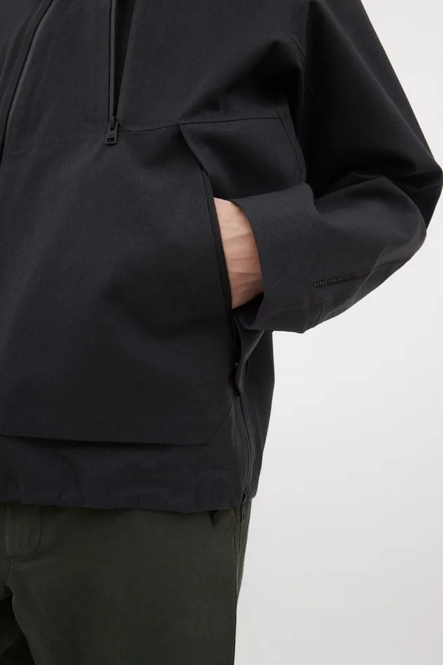 Men Textured Twill GoreTex 3L Stand Collar Jacket Charcoal Grey Norse Projects Outerwear