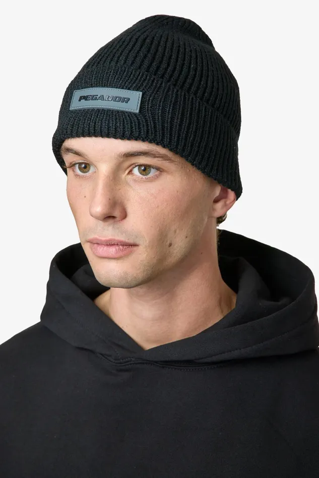MenWomen Pegador Beanies Logo Rubber Beanie Heavy Knit Black Black