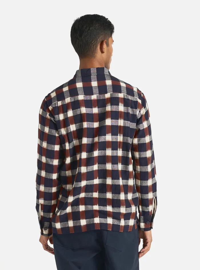Overshirts Men Universal Works Universal Works LS Utility Shirt In NavyBrown Check Ikat