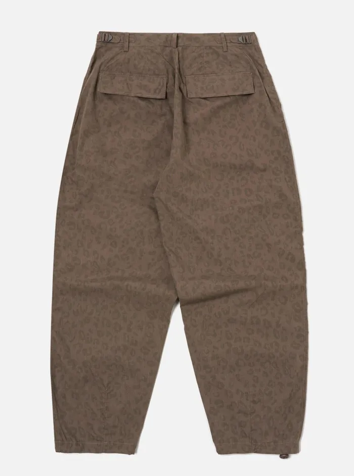 Trousers Men Universal Works Universal Works Loose Pilot Trouser In Sand Leopard Recycled Polytech