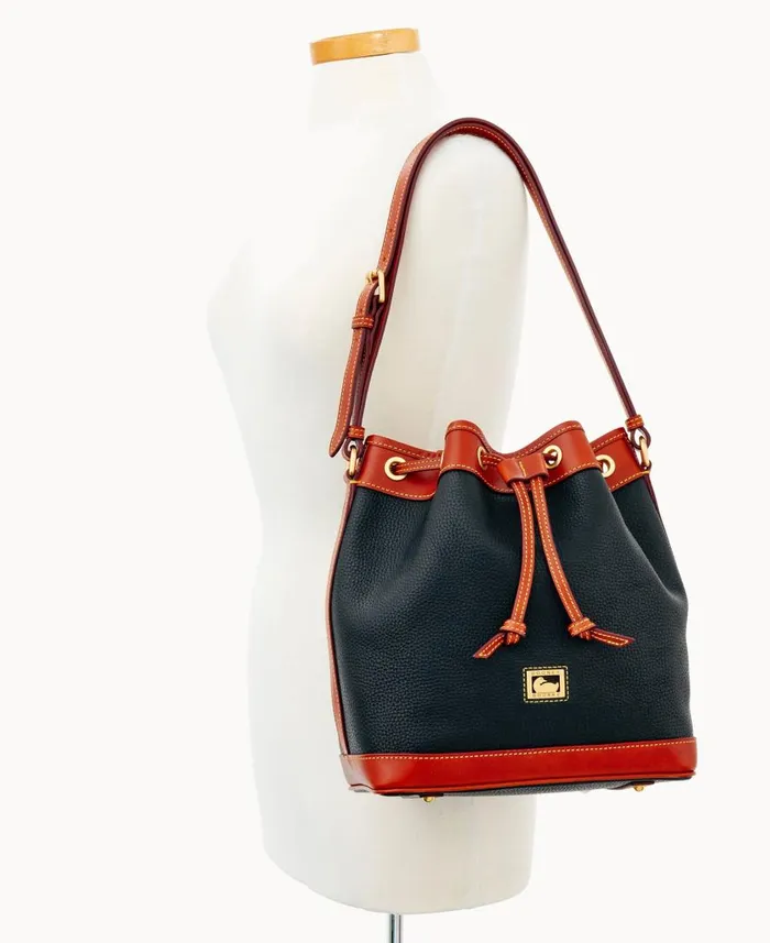 Woman Dillen Drawstring Black Dooney and Bourke Shoulder Bags Woman Dillen Drawstring Black Dooney and Bourke Shoulder Bags