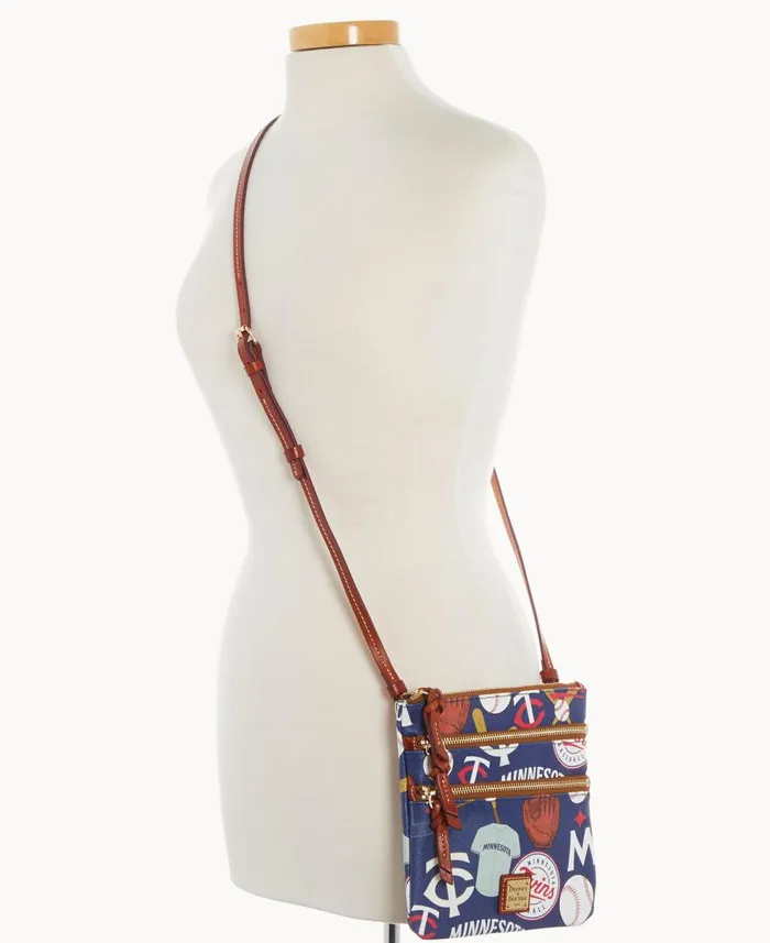 Woman MLB Twins N S Triple Zip Crossbody Twins Dooney and Bourke Crossbodies Woman MLB Twins N S Triple Zip Crossbody Twins Dooney and Bourke Crossbodies