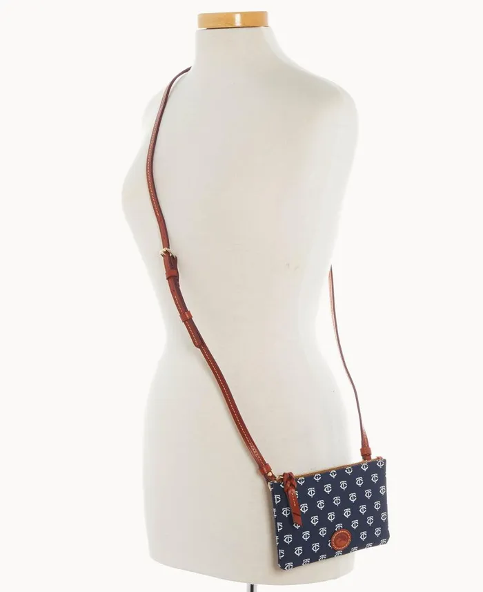Woman MLB Twins Top Zip Crossbody Twins Dooney and Bourke Crossbodies Woman MLB Twins Top Zip Crossbody Twins Dooney and Bourke Crossbodies