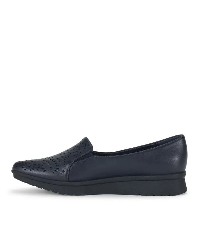 Women Amry Slip On Loafer Navy Baretraps Flats and Loafers
