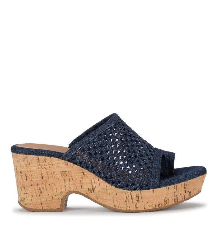 Women Bethie Wedge Sandal Dark Denim Baretraps Wedge Sandals