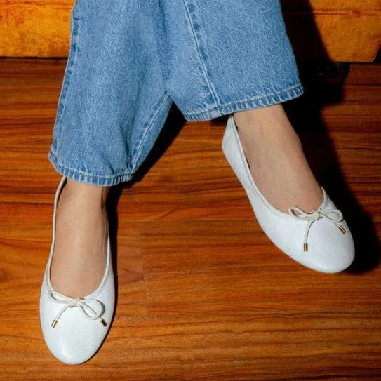 Women BLOSSOMS WHITE LEATHER White Leather Steve Madden Loafers and Flats Women BLOSSOMS WHITE LEATHER White Leather Steve Madden Loafers and Flats