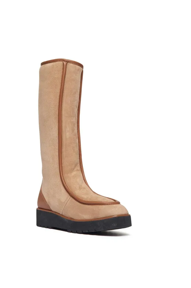Women Boots Gabriela Hearst Tayna Flat Boot In Camel Leather