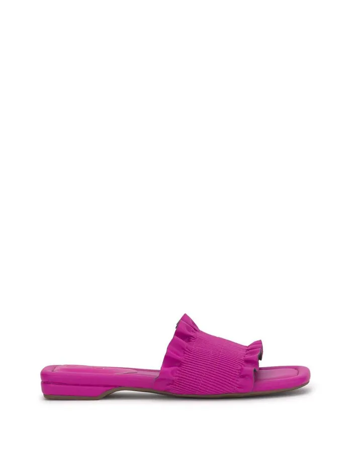 Women Camessa Smocked Sandal In Fuschia Jessica Simpson Flats