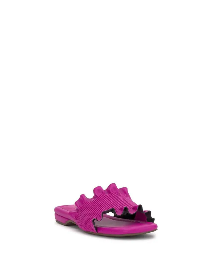 Women Camessa Smocked Sandal In Fuschia Jessica Simpson Flats