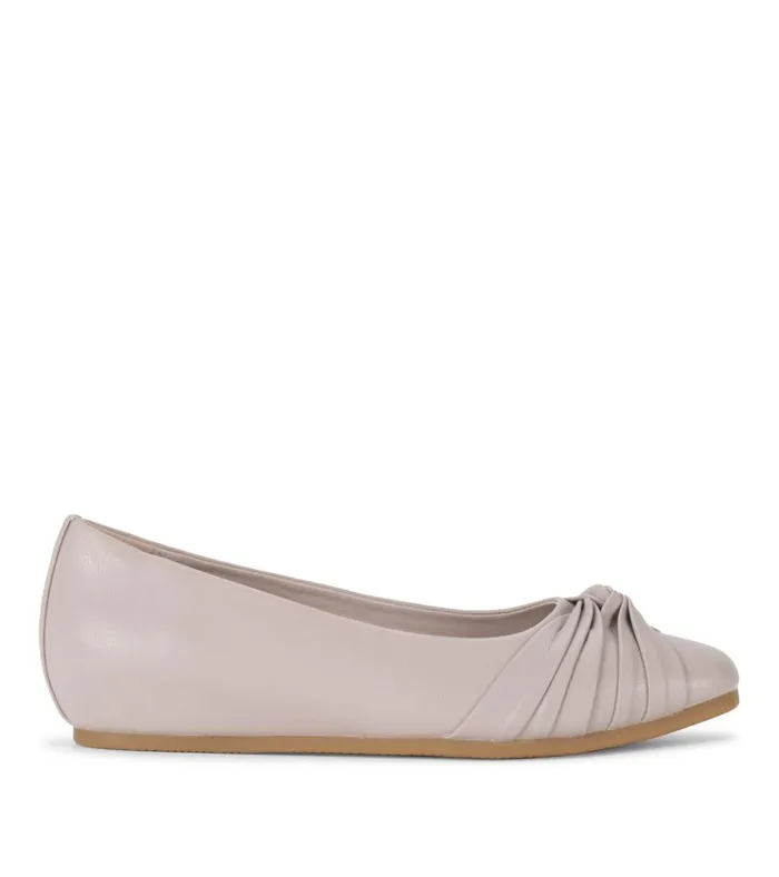 Women Chainey Casual Flat Lavendar Mist Baretraps Flats and Loafers