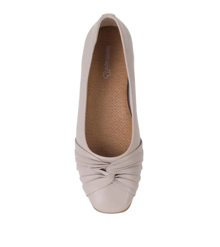 Women Chainey Casual Flat Lavendar Mist Baretraps Flats and Loafers