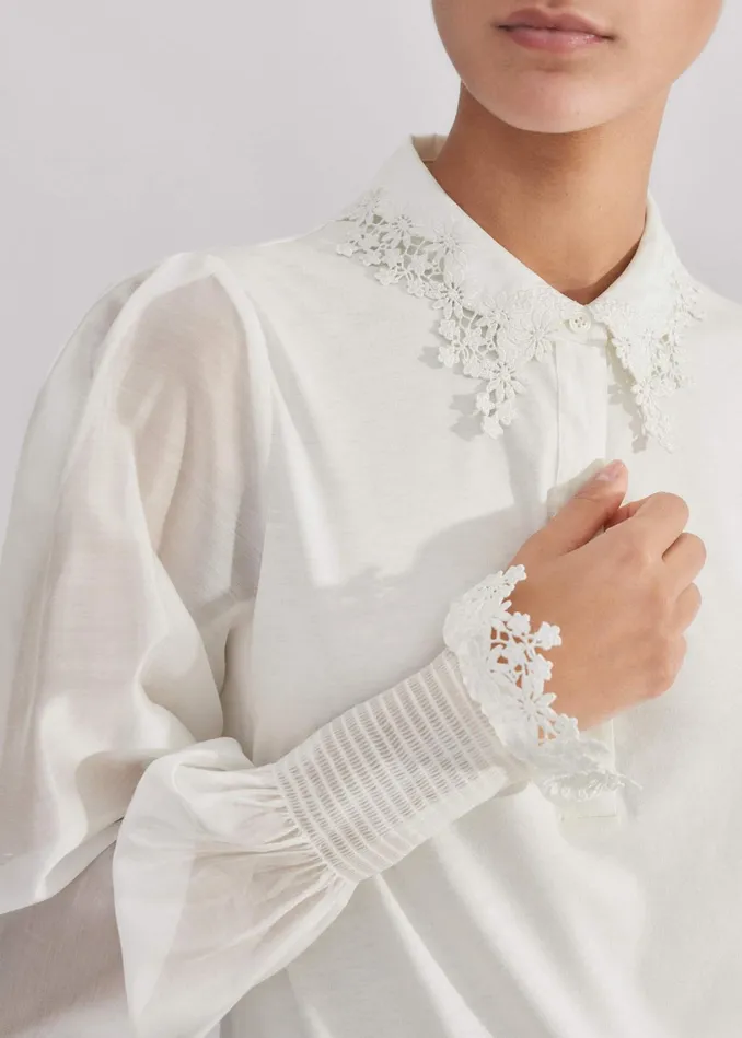 Women Daisy Embroidered Edge Layering Blouse Cream MEEM
