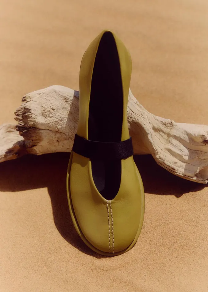 Women Elasticated Strap Mary Jane Olive MEEM