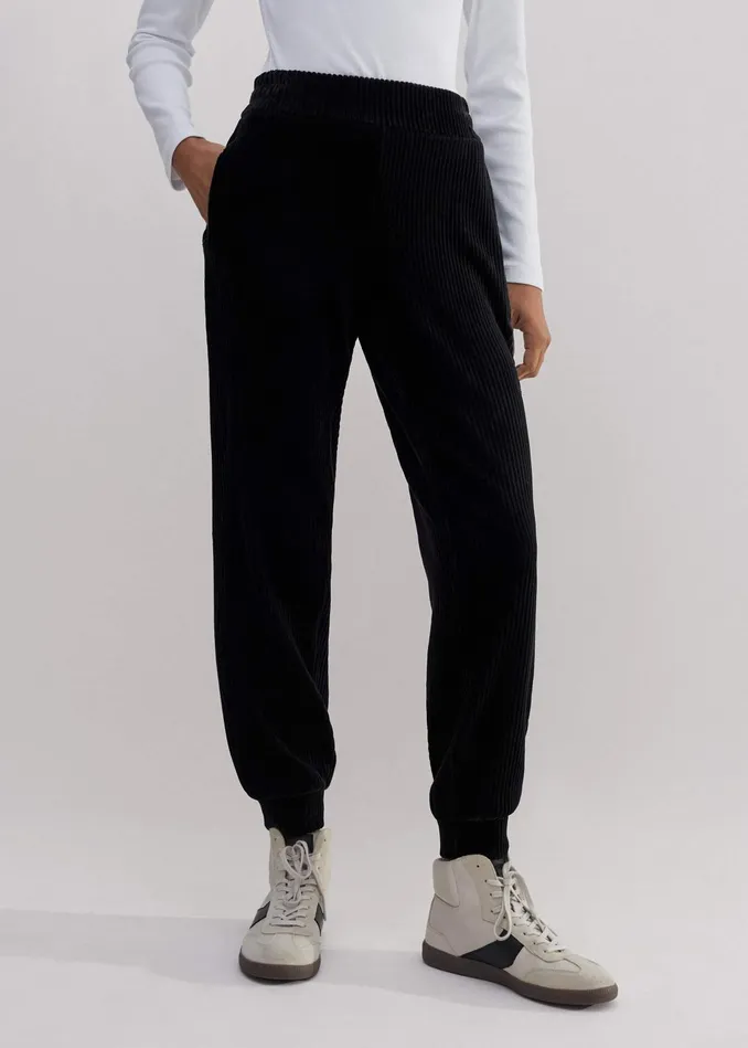 Women Fluid Cord Velour Jogger Black MEEM