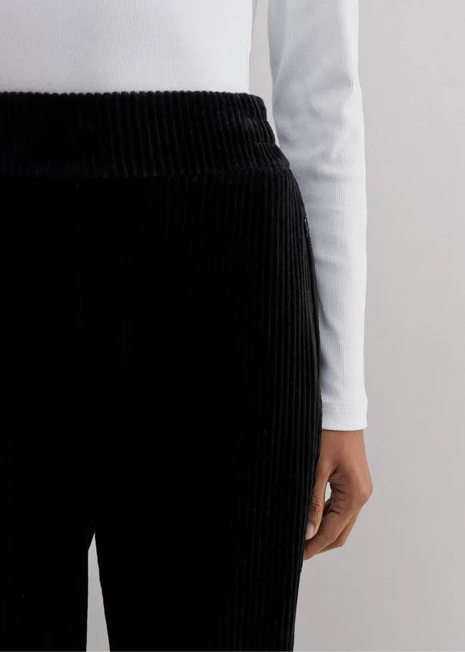 Women Fluid Cord Velour Jogger Black MEEM