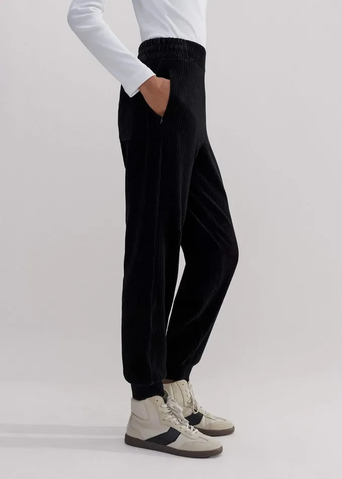 Women Fluid Cord Velour Jogger Black MEEM