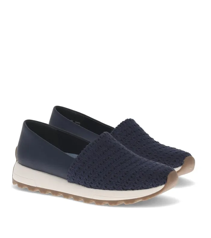Women Gennie Slip On Dark Navy Baretraps Sneakers