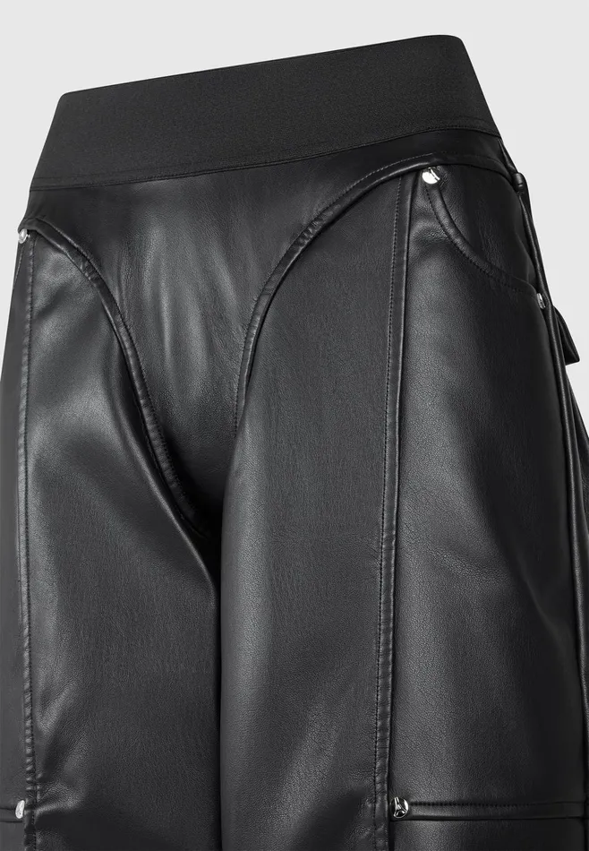 Women Manire De Voir Elasticated Waist Leather Cargo Trousers Black
