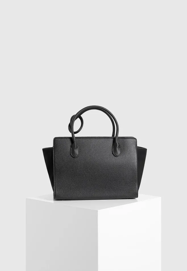 Women Manire De Voir Multi Pocket City Bag Black
