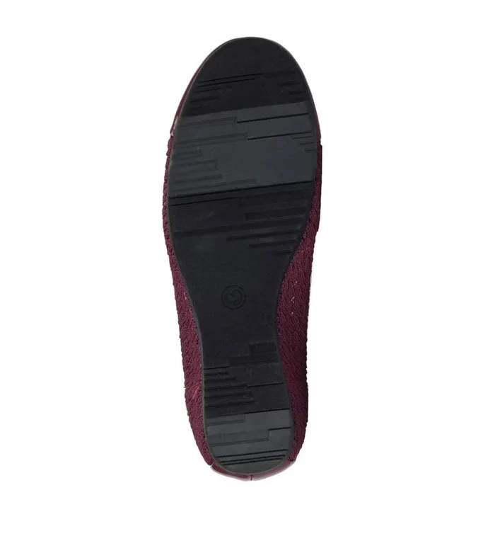 Women Mia Casual Flat Dark Cherry Baretraps Flats and Loafers