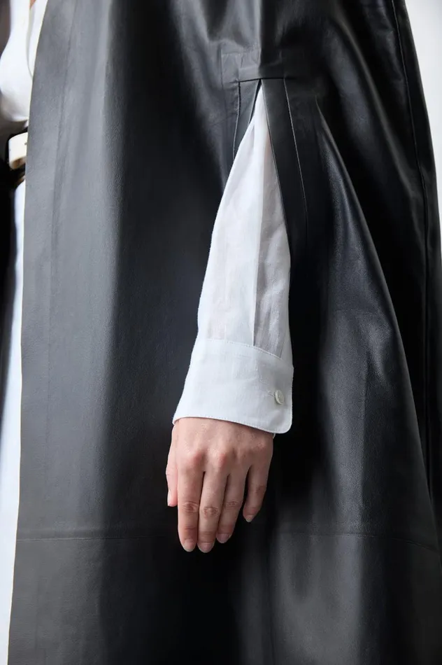 Women Ponchos and Capes Gabriela Hearst Lindlow Cape In Black Nappa Leather