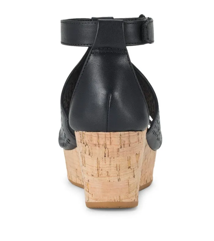 Women Raisie Wedge Sandal Black Baretraps Wedge Sandals