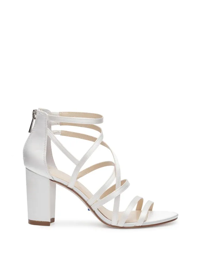 Women Stassey Sandal In White Jessica Simpson Sandals