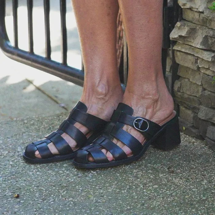 Women Whitnie Block Heel Sandal Black Baretraps Classic Comfort Sandals